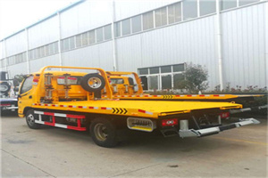 瓦房店附近拖车救援搭电